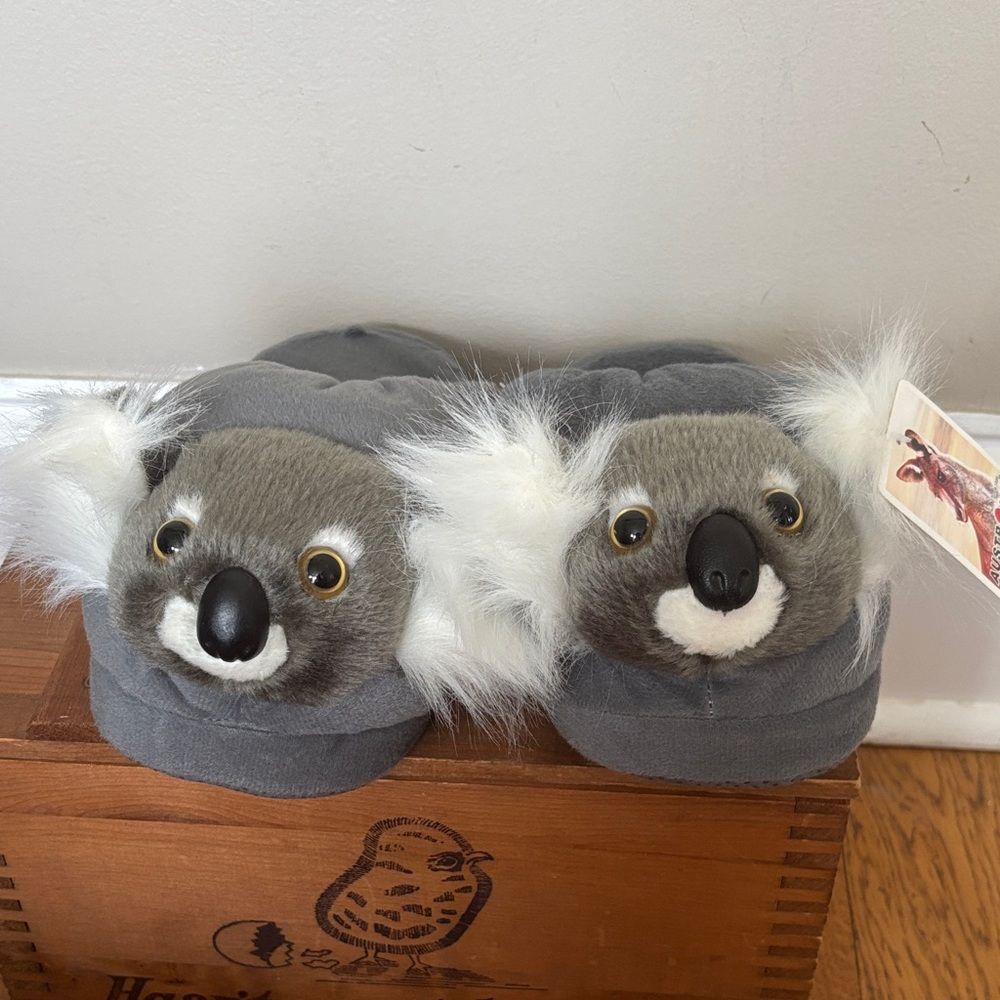 NEW Fuzzy Koala Slippers - Women - ONE SIZE